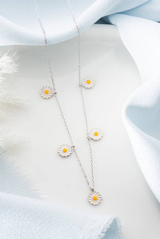 Daisy Necklace